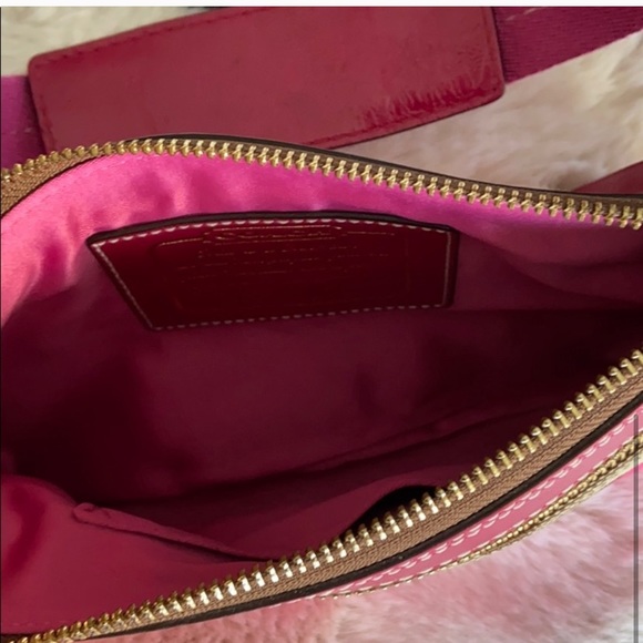 COPY - Coach Demi hot pink bag - Picture 4 of 5